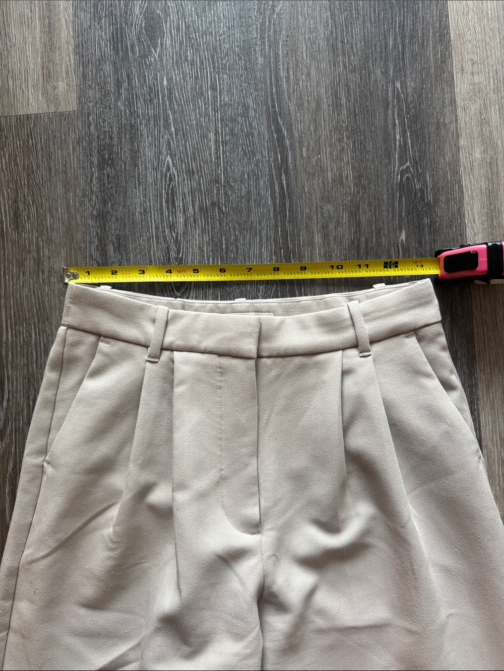 Abercrombie & Fitch Beige High-Rise Pleated Trousers - Picture 6 of 6